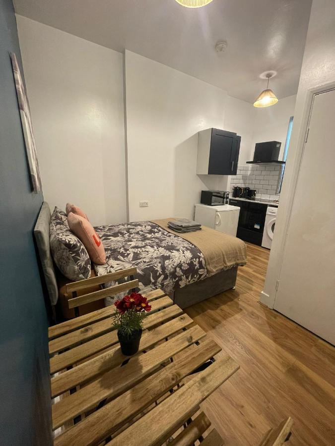 Wonderful Fully-Equipped Studio Near Central London 8 Ngoại thất bức ảnh