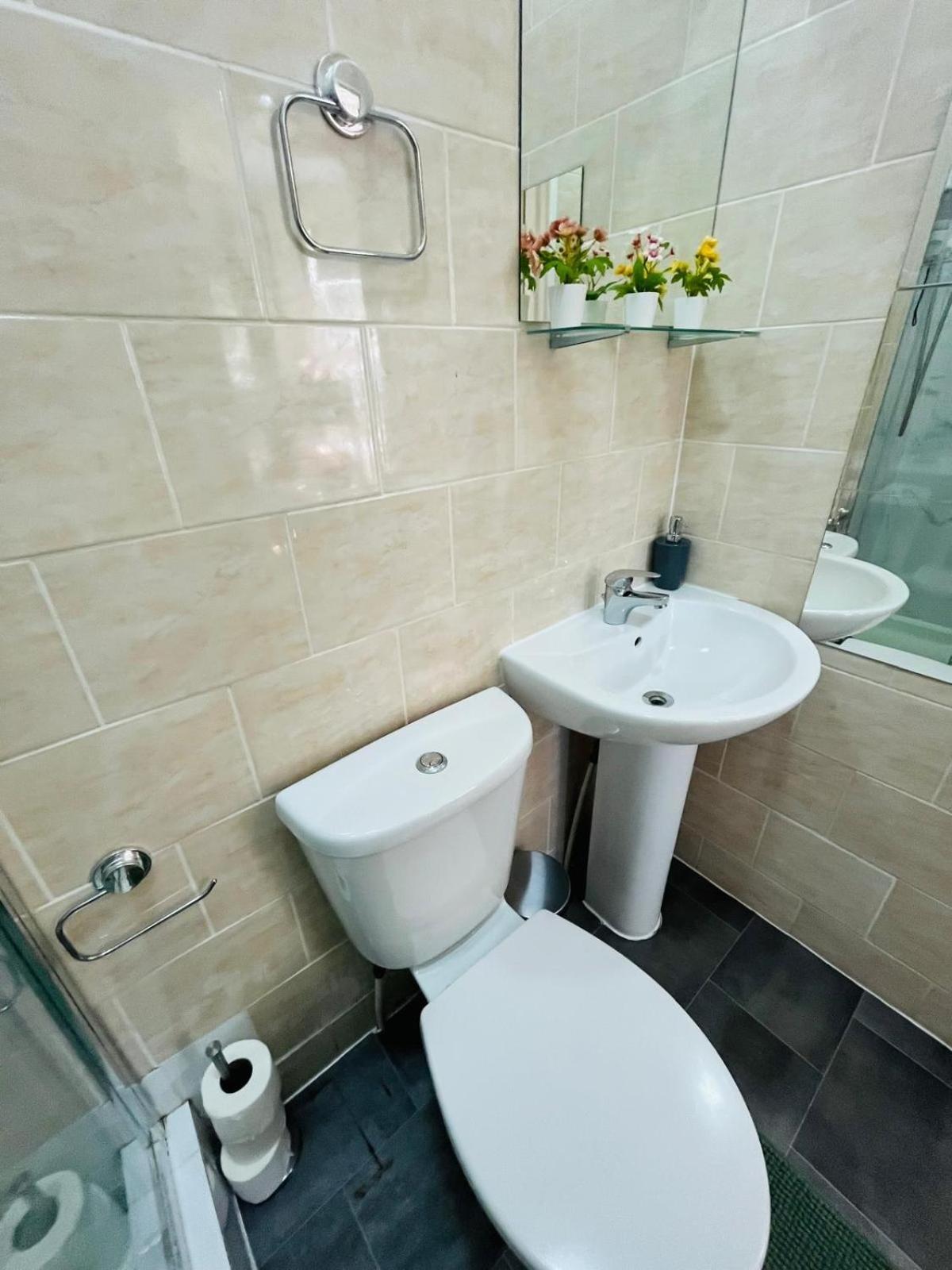 Wonderful Fully-Equipped Studio Near Central London 8 Ngoại thất bức ảnh