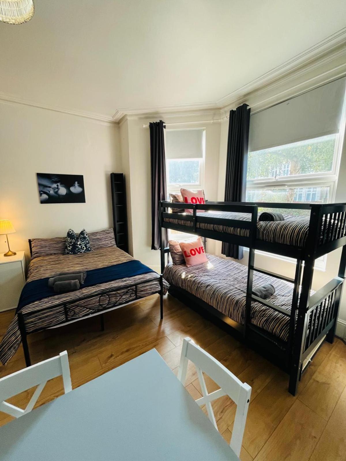 Wonderful Fully-Equipped Studio Near Central London 8 Ngoại thất bức ảnh
